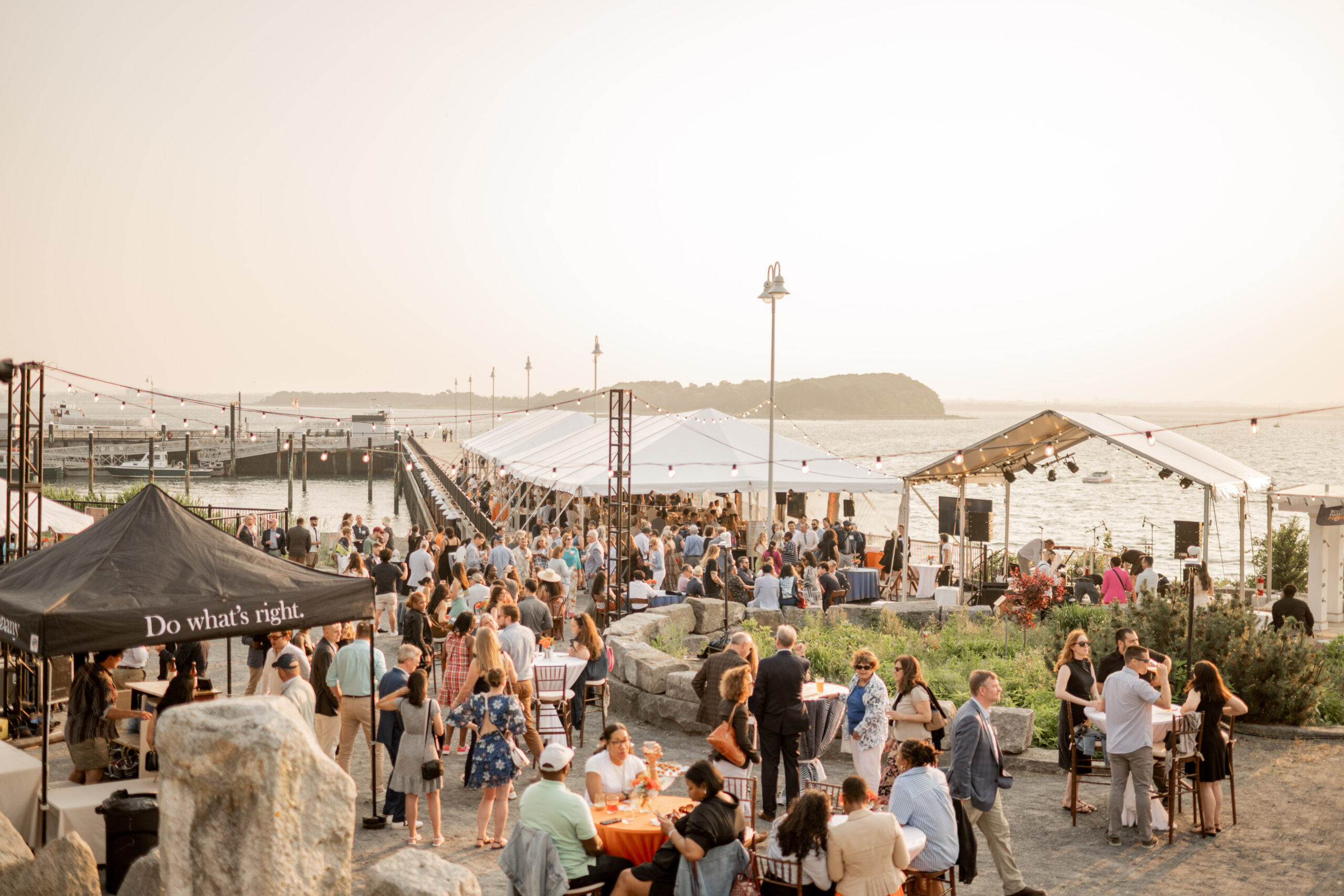 Guests gather at Spectacle on Spectacle 2025. (Photo credit: Arlan Fonseca)